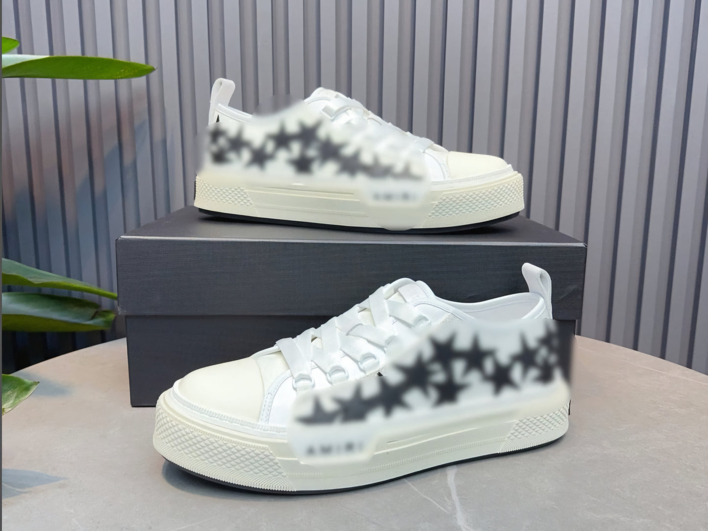 Iri White & Black Stars Lowtop